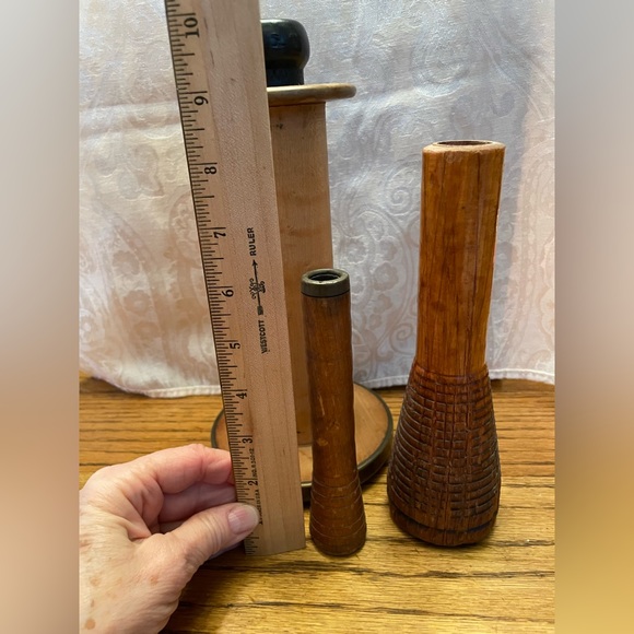 Trio of wooden antique spools - one hand painted with carousel horse - Picture 3 of 10